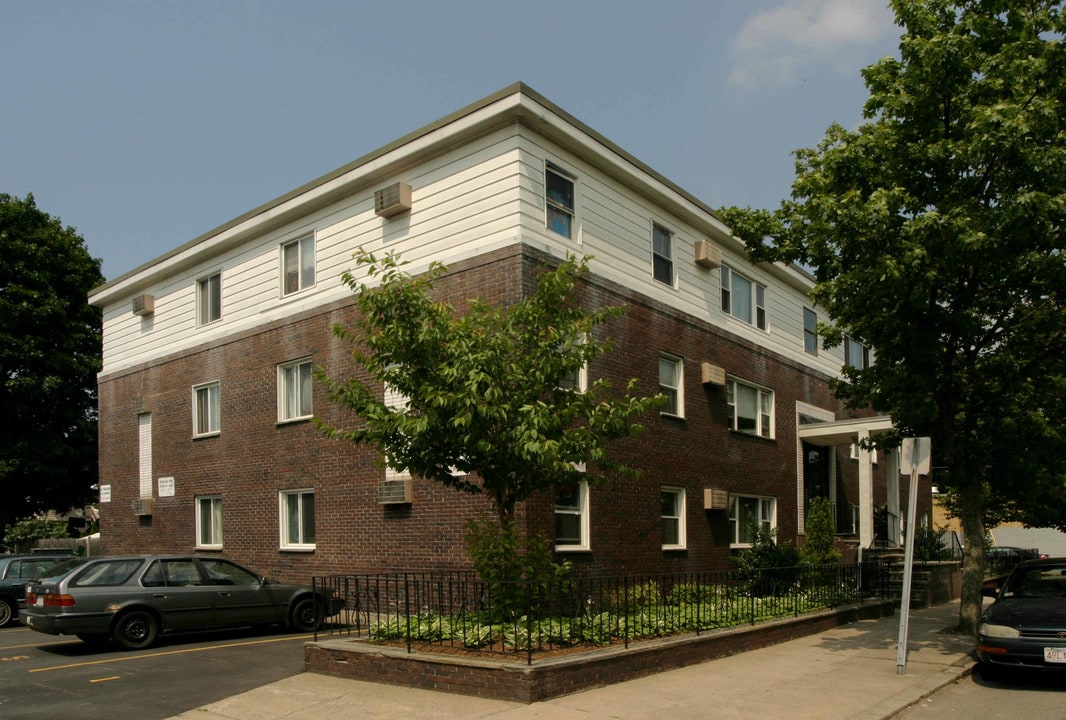 21 Lewis St in Lynn, MA - Building Photo