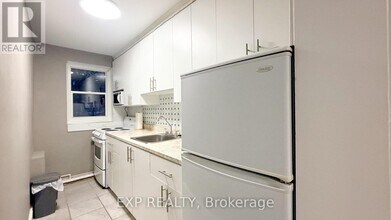 725 Melbourne Ave in Ottawa, ON - Building Photo - Building Photo