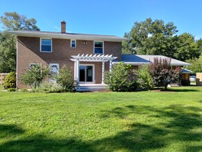 618 Fall St in Spring Lake, MI - Foto de edificio - Building Photo