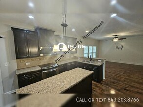 8452 Rice Basket Ln in North Charleston, SC - Foto de edificio - Building Photo