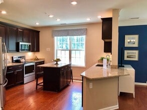 130 University Ave in Westwood, MA - Building Photo - Building Photo