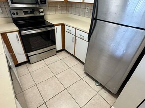 2445 SW 18th Terrace in Fort Lauderdale, FL - Building Photo - Building Photo