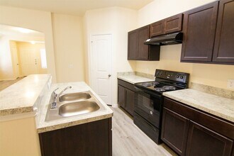 13824 Winding Path Ln in Willis, TX - Building Photo - Building Photo