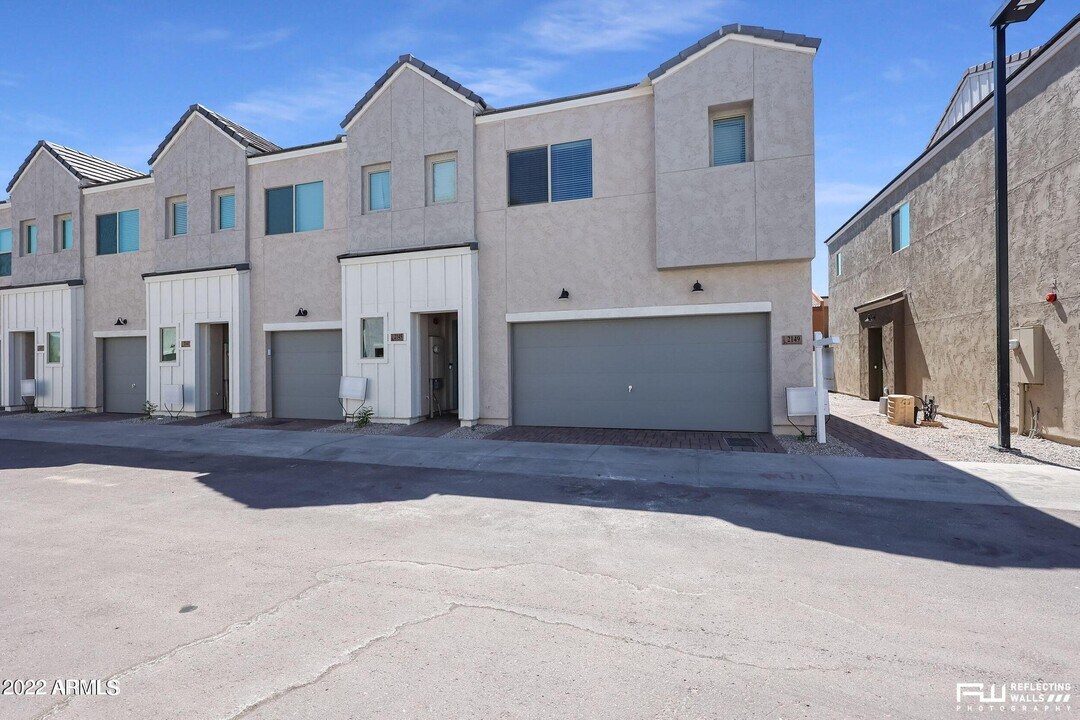 2149 W Harmont Dr in Phoenix, AZ - Building Photo