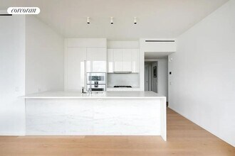 695 1st Ave in New York, NY - Building Photo - Building Photo