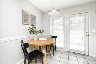 Yester Oaks in Mobile, AL - Building Photo - Interior Photo