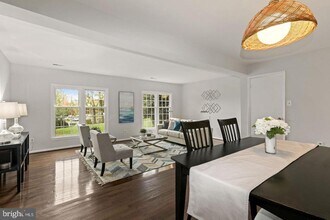 5823 Berkshire Ct in Alexandria, VA - Building Photo - Building Photo