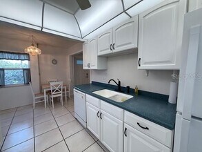 19 Whispering Sands Dr in Sarasota, FL - Building Photo - Building Photo