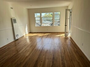 408 N Doheny Dr, Unit #6 in West Hollywood, CA - Building Photo - Building Photo