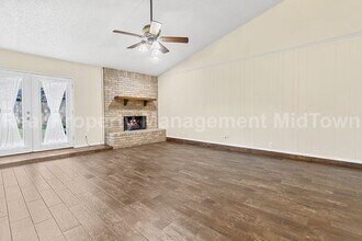 2704 Hedgeway Dr in Arlington, TX - Building Photo - Building Photo