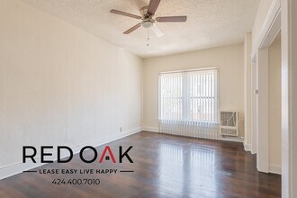 2737 San Marino St, Unit 207 in Los Angeles, CA - Foto de edificio - Building Photo