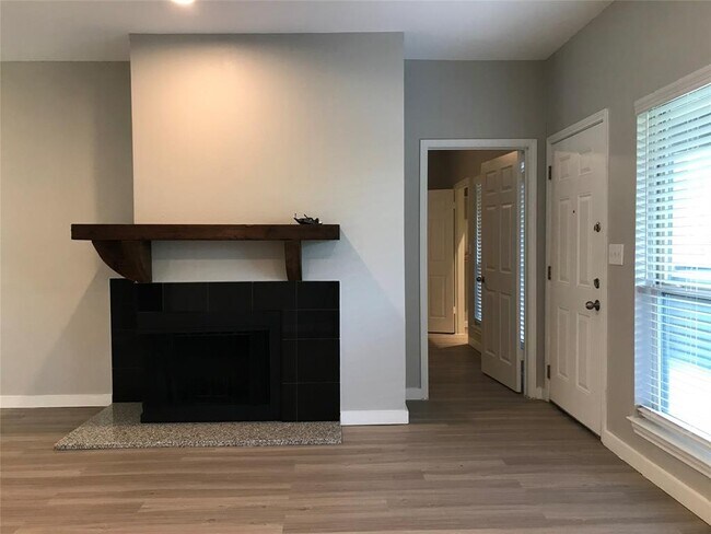 3702 Prescott Ave-Unit -4 in Dallas, TX - Building Photo - Building Photo