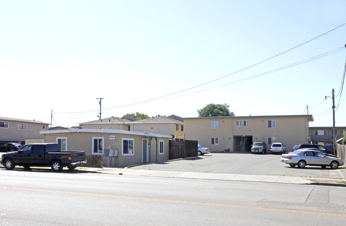 Montecito Apartments in Salinas, CA - Building Photo