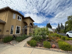 4726 Abbey Hill in Granite Bay, CA - Foto de edificio - Building Photo