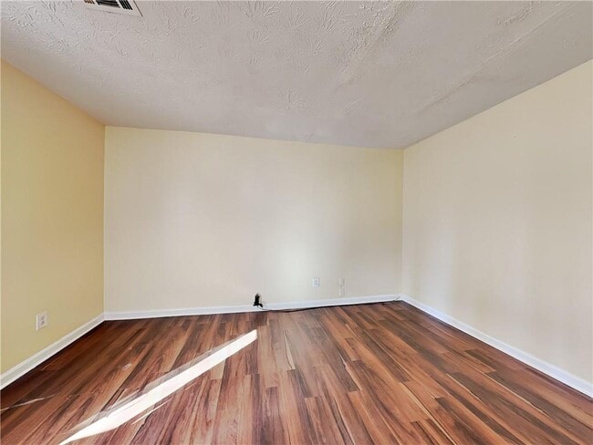 5280 Ridge Forest Dr in Stone Mountain, GA - Building Photo - Building Photo