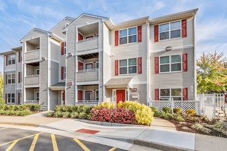 South Main Commons Apartments in Manassas, VA - Building Photo - Building Photo