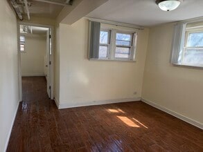 58 Lincoln Ave, Unit Garden in Riverside, IL - Building Photo - Building Photo