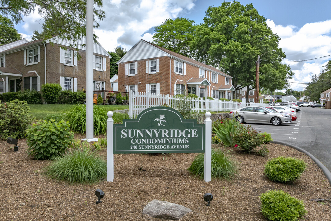 Sunnyridge Condominiums in Fairfield, CT - Building Photo