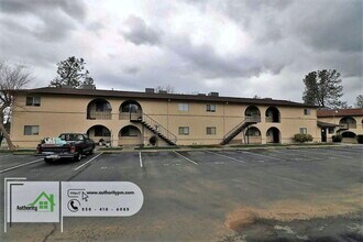 333 Boulder Creek Dr in Redding, CA - Building Photo - Building Photo