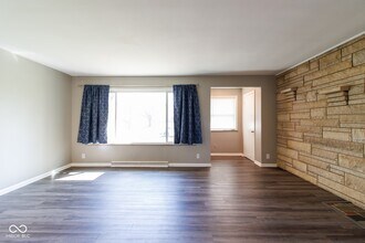 8208 N College Ave in Indianapolis, IN - Building Photo - Building Photo