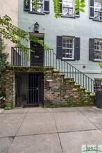 18 E Jones St in Savannah, GA - Building Photo - Building Photo