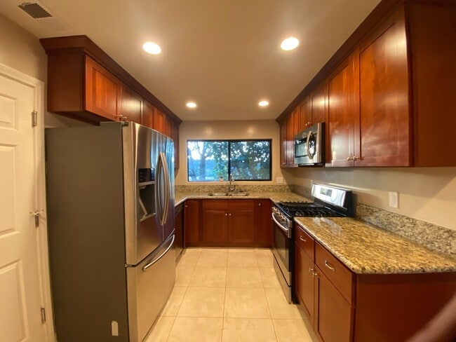 10036 Diversion Dr in Spring Valley, CA - Building Photo - Building Photo