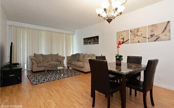 8242 NW 24th St in Coral Springs, FL - Building Photo - Building Photo