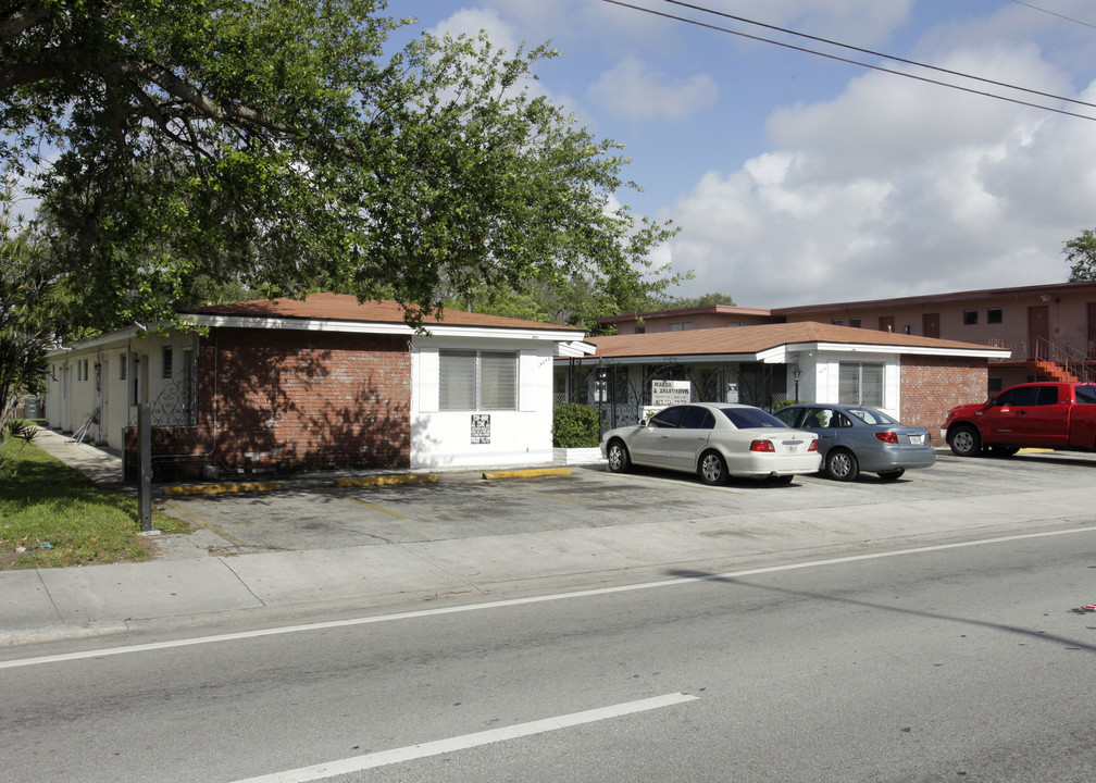 14260-14270 NE 6th Ave in Miami, FL - Building Photo