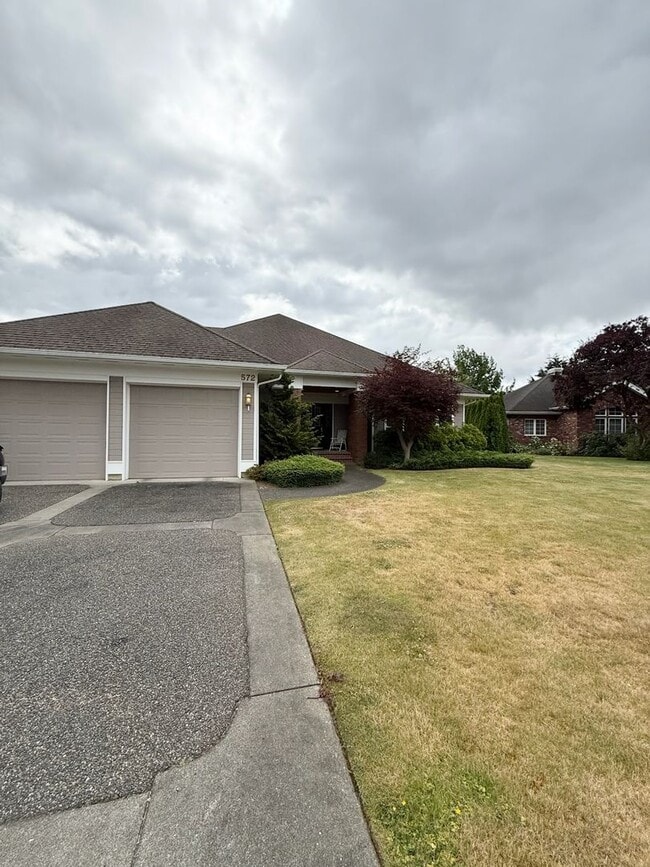 property at 572 E Maberry Dr