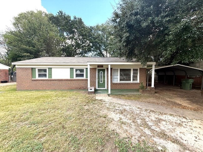 property at 4044 Montclair Dr