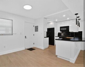 13020 SW 92nd Ave in Miami, FL - Building Photo - Building Photo