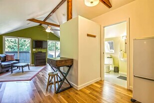 32 Michaels Rd in Sequim, WA - Building Photo