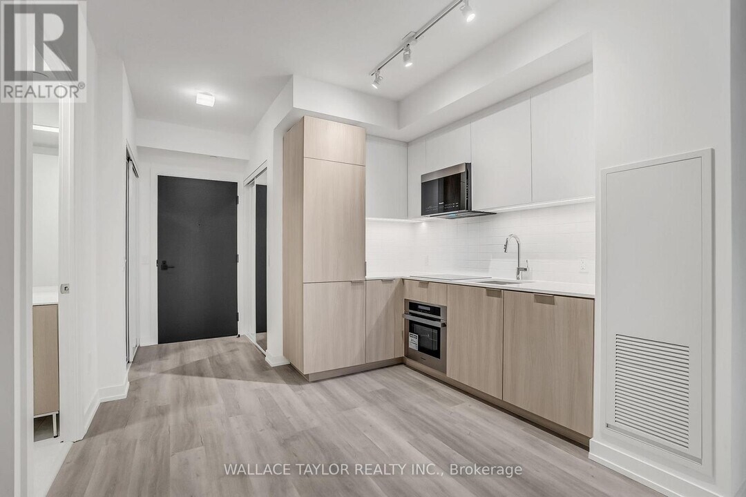 28 Eastern Ave in Toronto, ON - Building Photo