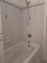 800 Ocean Ave, Unit Apt. #3 in Jersey City, NJ - Foto de edificio - Building Photo