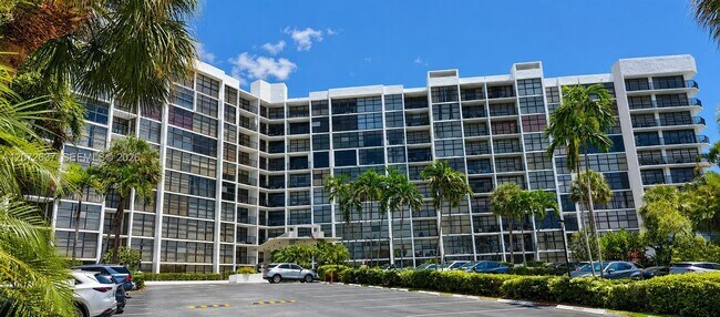 property at 600 Parkview Dr