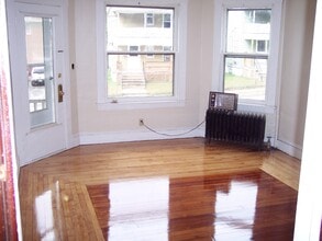 341 Valley St, Unit #10 in Willimantic, CT - Building Photo - Building Photo