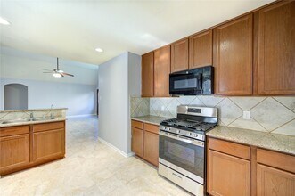 2102 Indian Clearing Trail in Rosenberg, TX - Building Photo - Building Photo