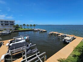 590 S Banana River Dr in Merritt Island, FL - Building Photo