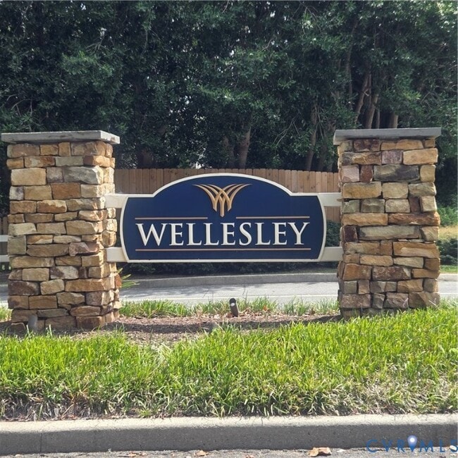 13009 Chancery Ct in Richmond, VA - Foto de edificio - Building Photo