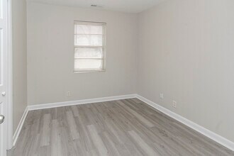 156 Macon Rd in Hazel Green, AL - Foto de edificio - Building Photo