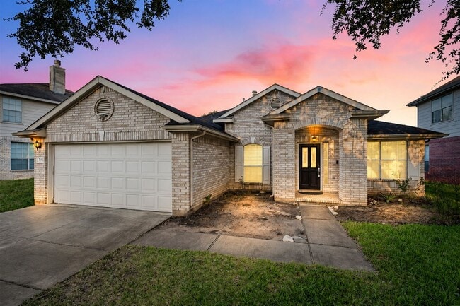 property at 2719 Riverhollow Ln