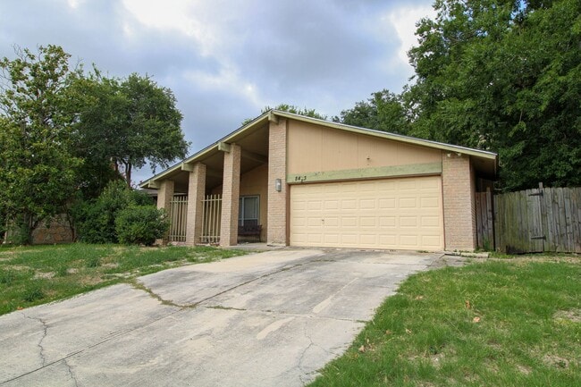 8423 Littleport in San Antonio, TX - Building Photo - Building Photo