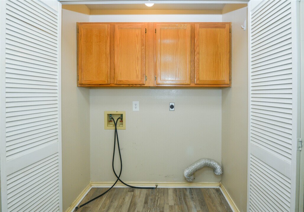 17902 Autumn Hills Dr in Houston, TX - Building Photo