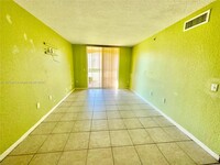 13800 NE 3rd Ct, Unit 101 in North Miami, FL - Foto de edificio - Building Photo