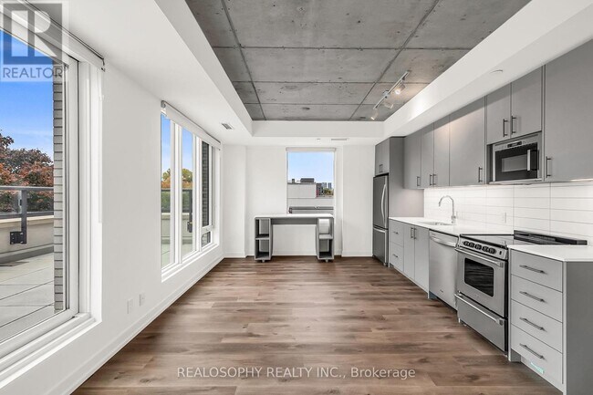 115 Larchmount Ave in Toronto, ON - Building Photo - Building Photo