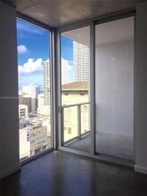 151 SE 1st St, Unit 1504 in Miami, FL - Building Photo - Building Photo