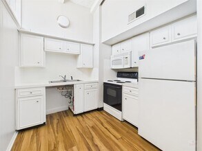 2404 Longview St in Austin, TX - Building Photo - Building Photo