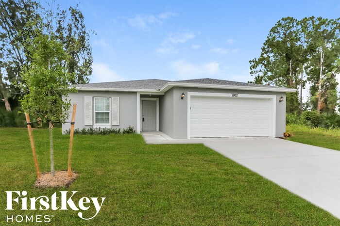 1062 SW Fenway Rd in Port St. Lucie, FL - Building Photo