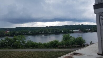 1101 Captain's Lookout in Cohoes, NY - Foto de edificio - Building Photo