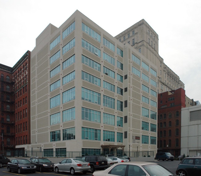 The Warehouse Apartments in Philadelphia, PA - Foto de edificio - Building Photo